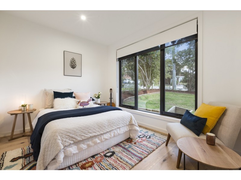 15 Warnes Road, Mitcham VIC 3132