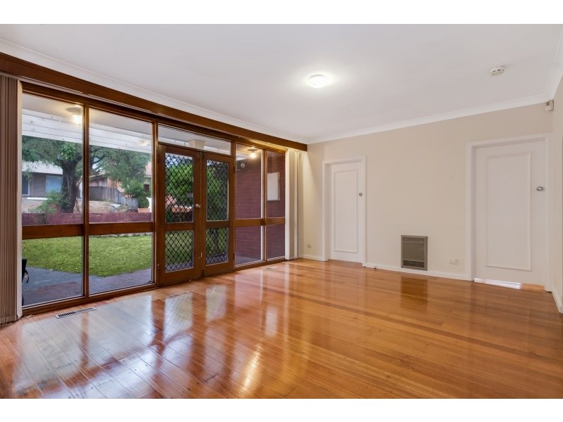 8 Cypress Avenue, Burwood VIC 3125