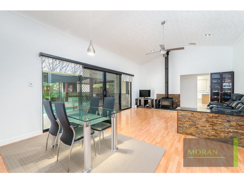 25 Batchworth Road, Molendinar QLD 4214