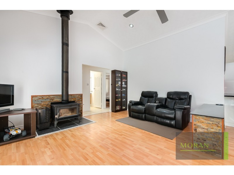 25 Batchworth Road, Molendinar QLD 4214