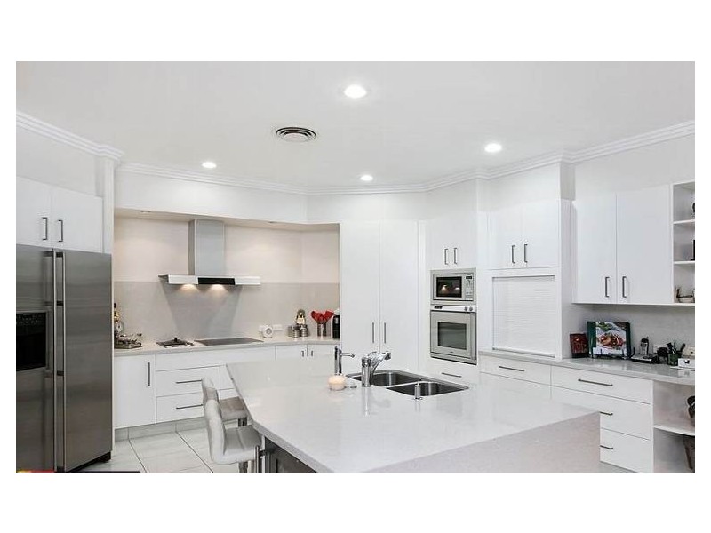 11 Sugargum Court, Molendinar QLD 4214