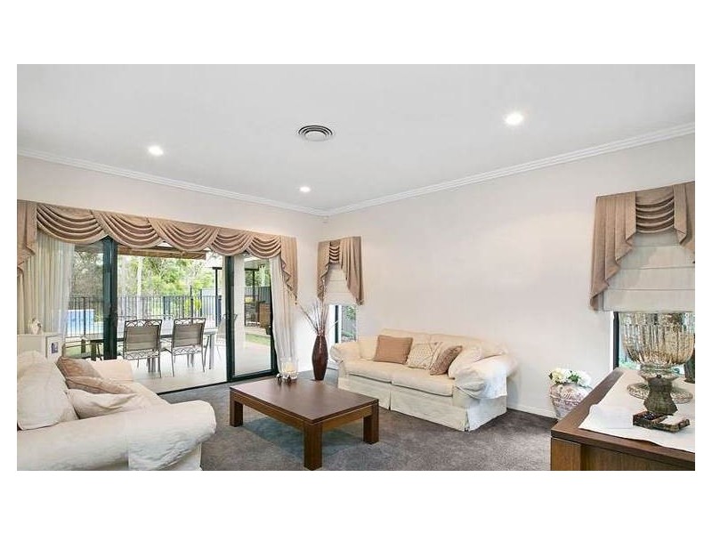 11 Sugargum Court, Molendinar QLD 4214