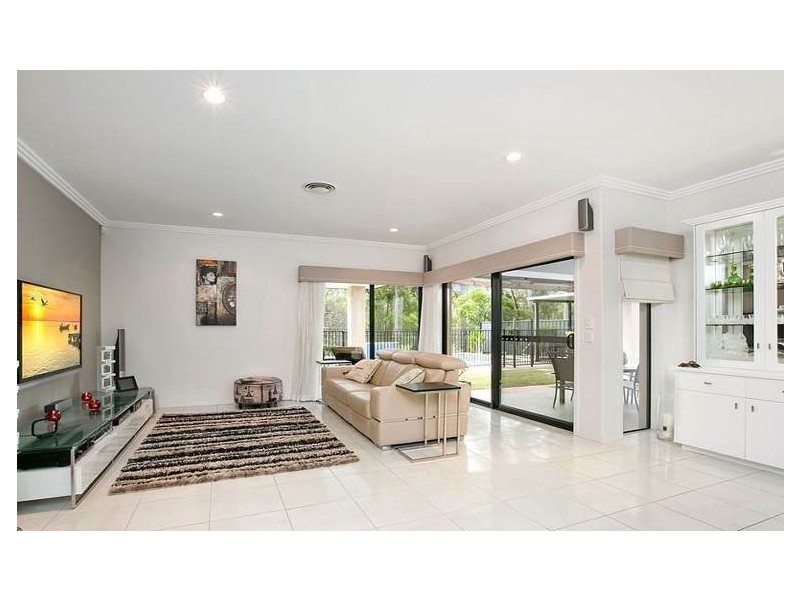 11 Sugargum Court, Molendinar QLD 4214