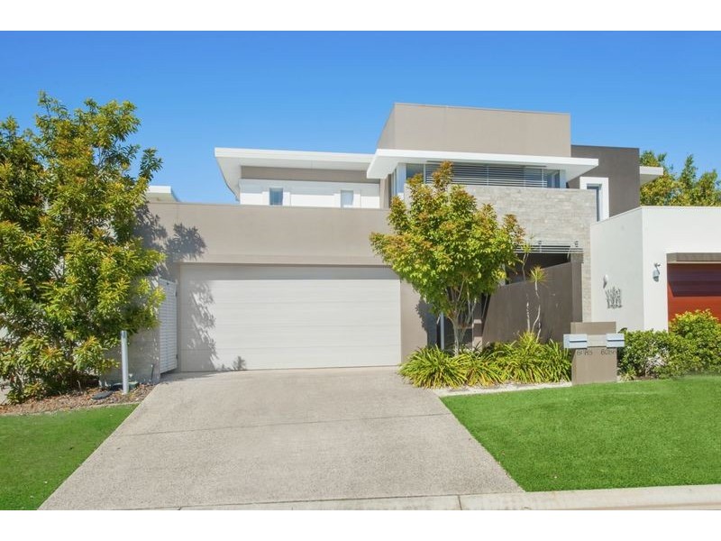 6085 Lugano Drive, Hope Island QLD 4212