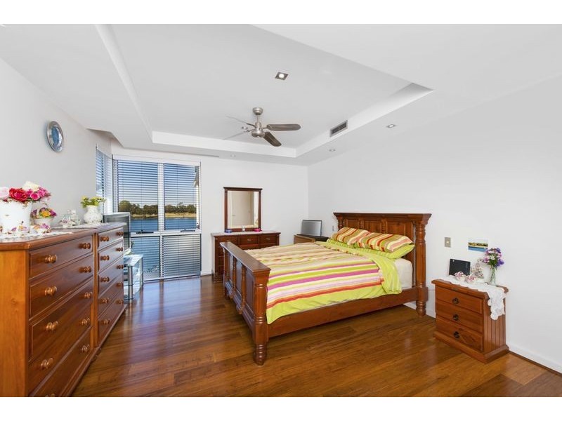 6085 Lugano Drive, Hope Island QLD 4212