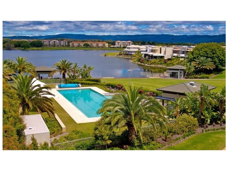6085 Lugano Drive, Hope Island QLD 4212
