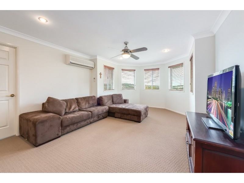 17 Maloney Crescent, Maudsland QLD 4210