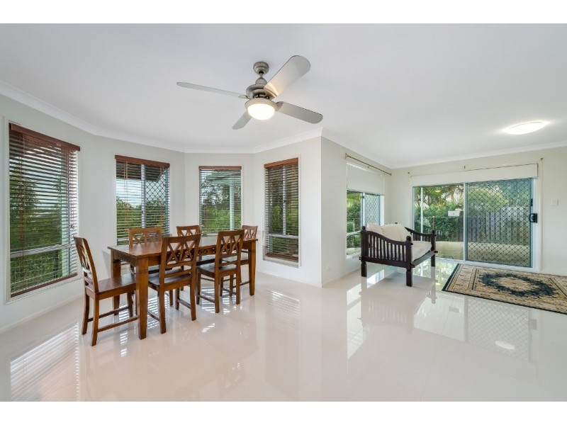 17 Maloney Crescent, Maudsland QLD 4210