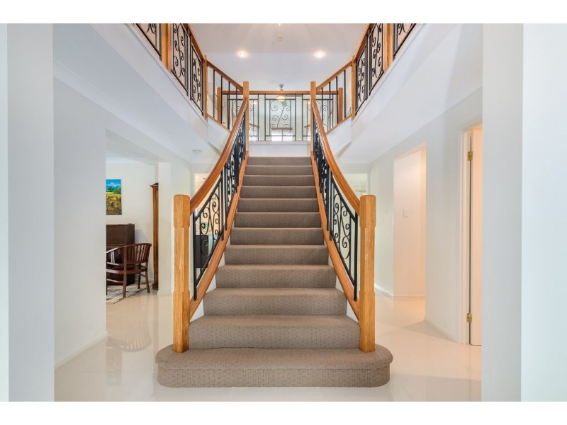 17 Maloney Crescent, Maudsland QLD 4210