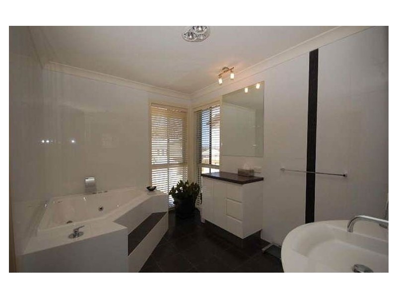 12 Viewridge Way, Molendinar QLD 4214