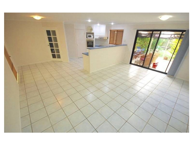 25 Lillywood Circuit, Molendinar QLD 4214