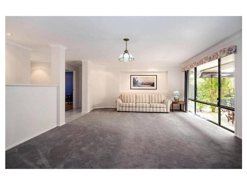 25 Lillywood Circuit, Molendinar QLD 4214