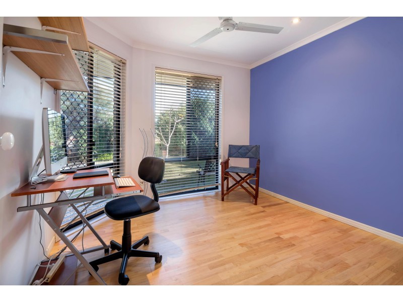 25 Lillywood Circuit, Molendinar QLD 4214