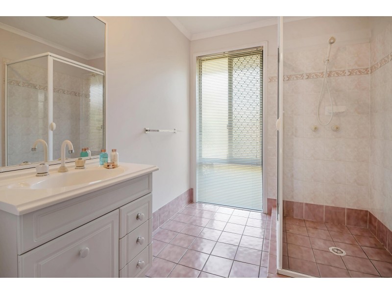 25 Lillywood Circuit, Molendinar QLD 4214