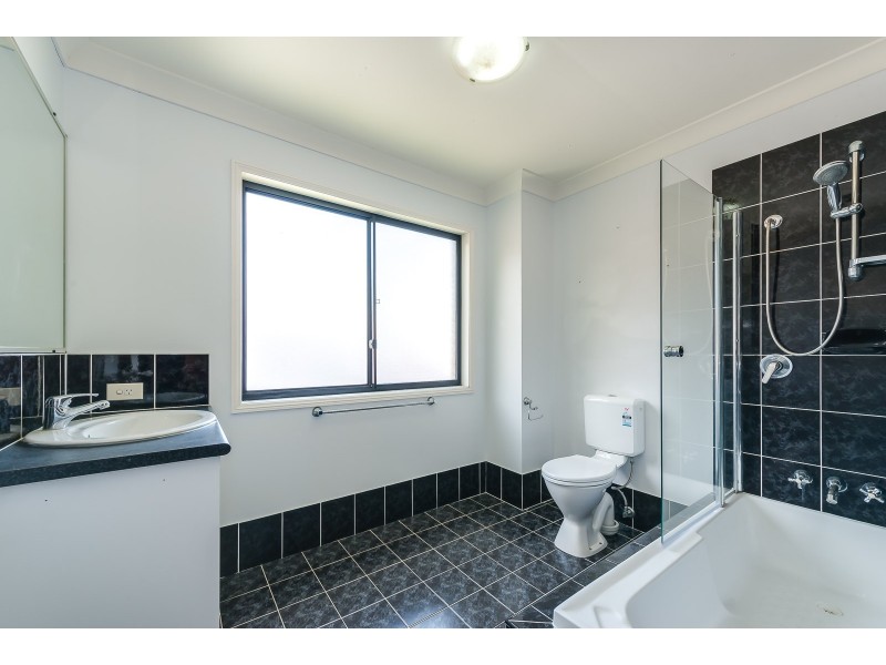 38 Dellwood Circuit, Molendinar QLD 4214
