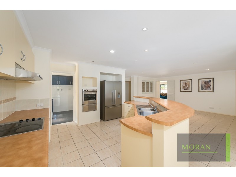 10 Lillywood Circuit, Molendinar QLD 4214