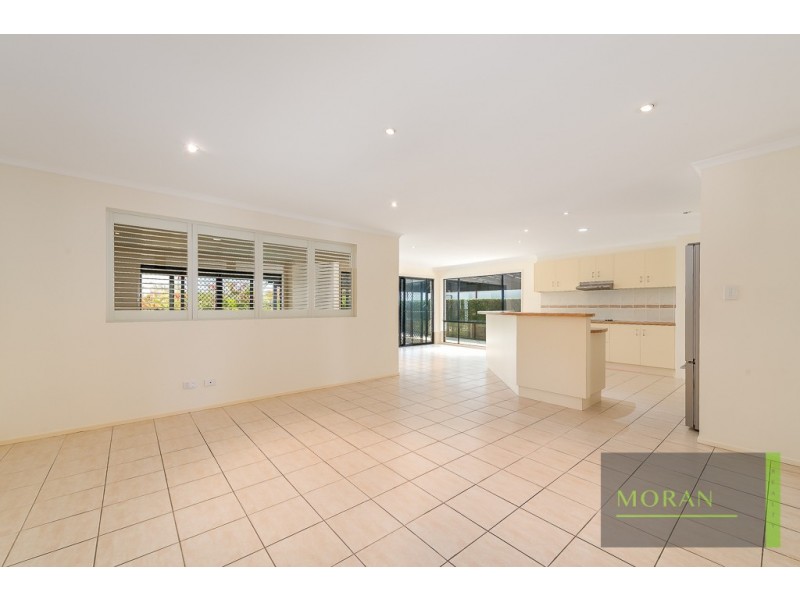 10 Lillywood Circuit, Molendinar QLD 4214