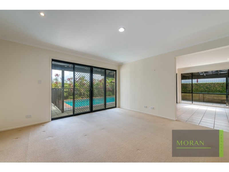 10 Lillywood Circuit, Molendinar QLD 4214