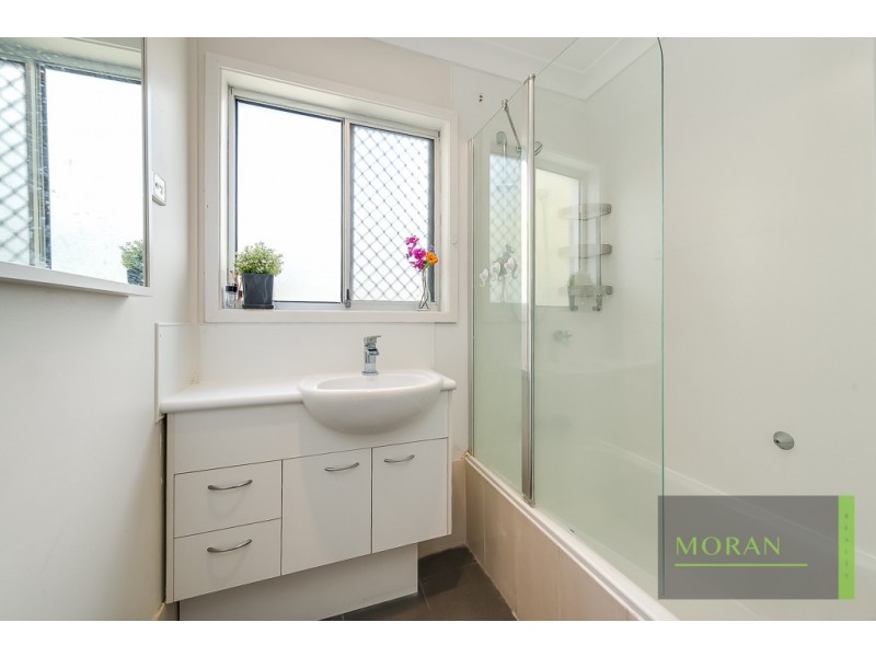 38 Bloodwood Crescent, Molendinar QLD 4214