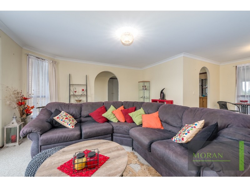 90 Macquarie Avenue, Molendinar QLD 4214