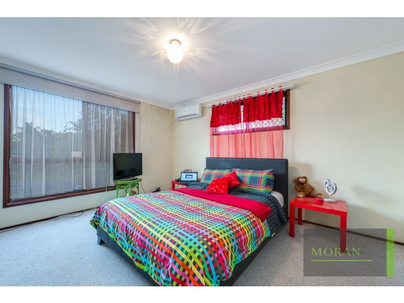 90 Macquarie Avenue, Molendinar QLD 4214