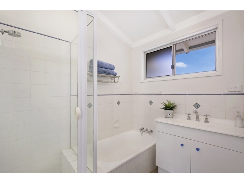 20 Mitchell Avenue, Molendinar QLD 4214