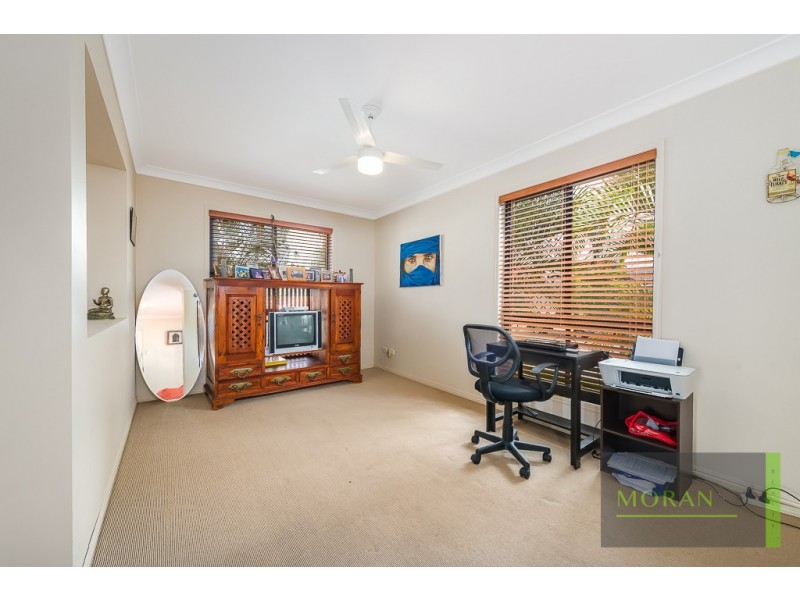 2 Applegum Place, Molendinar QLD 4214