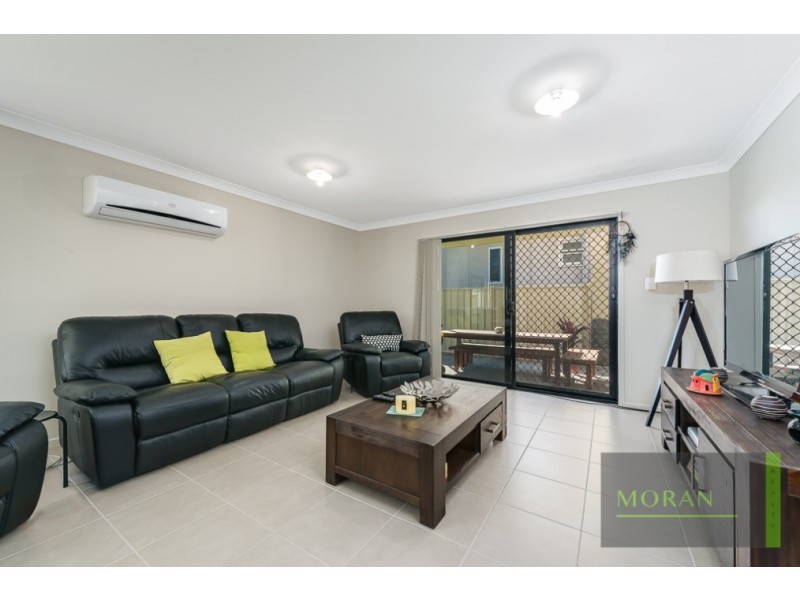55 Deakin Avenue, Southport QLD 4215
