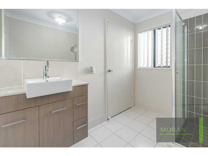 55 Deakin Avenue, Southport QLD 4215