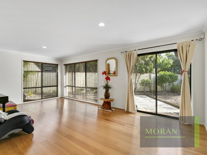 5 Wattlebrush Grove, Molendinar QLD 4214
