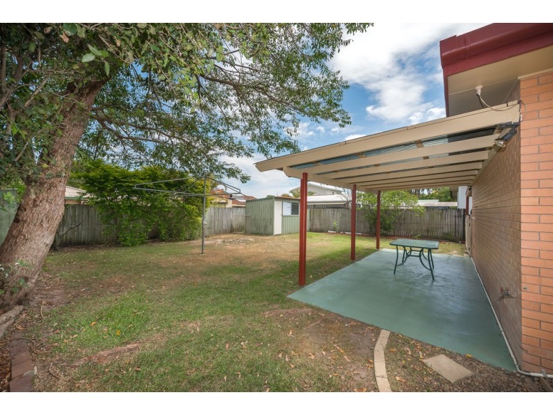 8 Rodlan Parade, Labrador QLD 4215