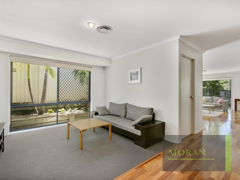 17 Gumleaf Drive, Molendinar QLD 4214