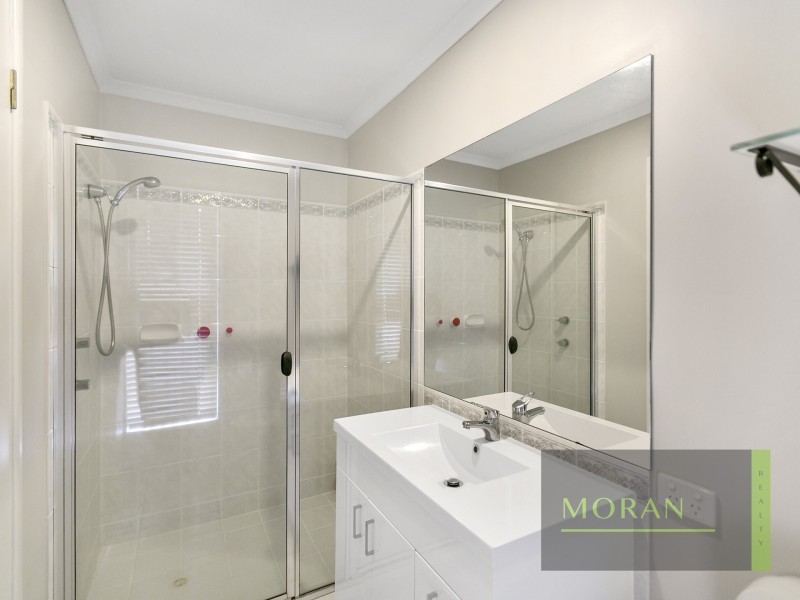 17 Gumleaf Drive, Molendinar QLD 4214