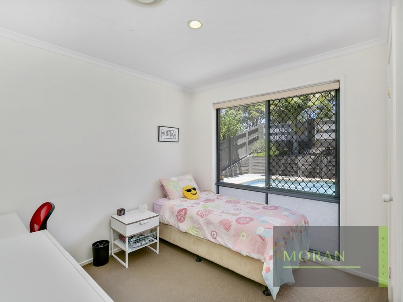 17 Gumleaf Drive, Molendinar QLD 4214