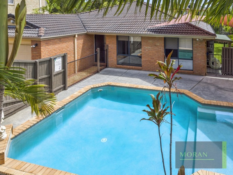 17 Gumleaf Drive, Molendinar QLD 4214