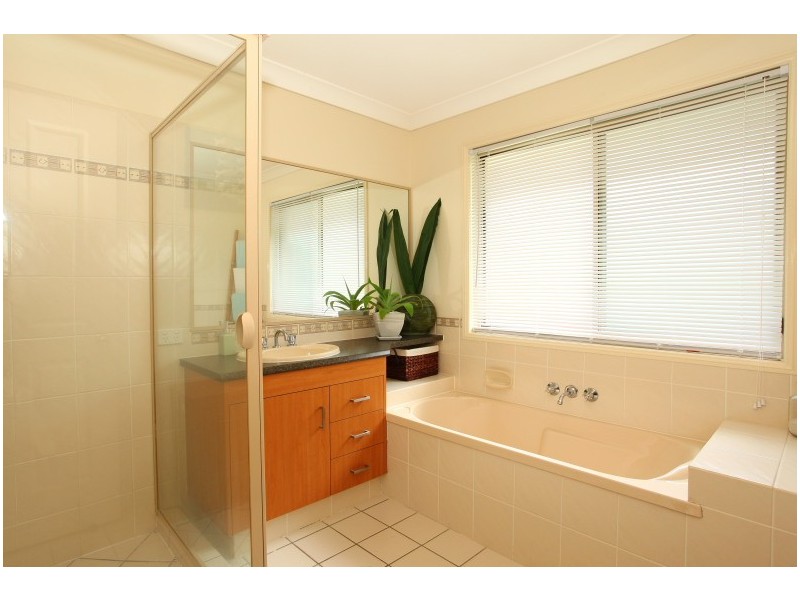 32 Rosegum Drive, Molendinar QLD 4214