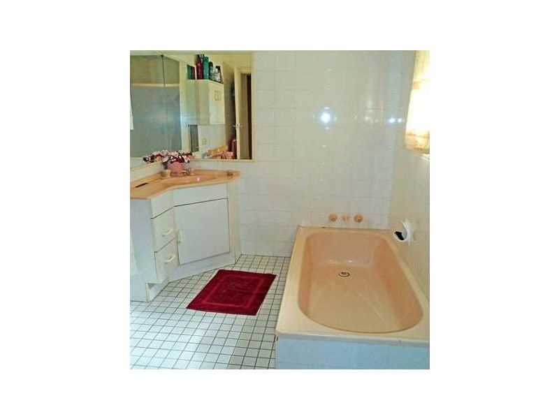 146 Bamboo Avenue, Benowa QLD 4217