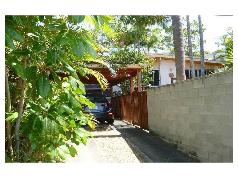 146 Bamboo Avenue, Benowa QLD 4217