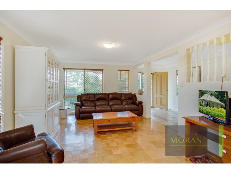 87 Crestwood Drive, Molendinar QLD 4214