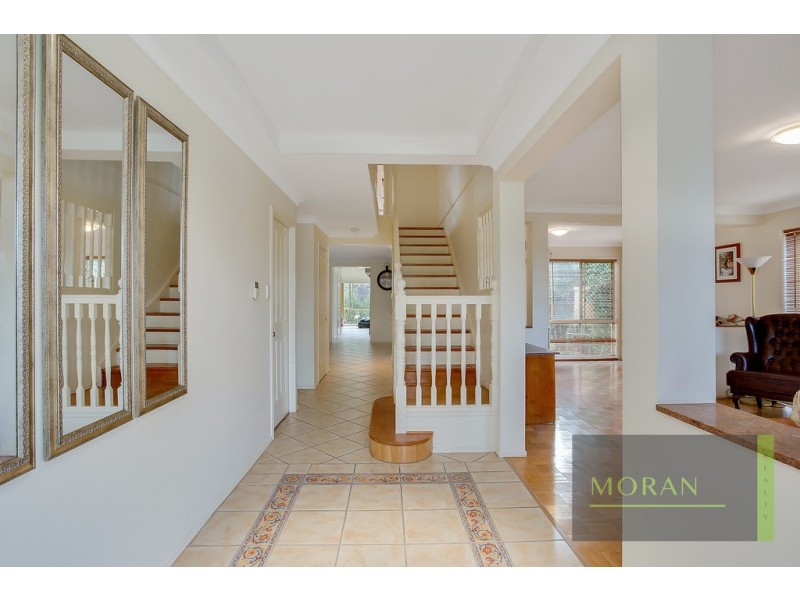 87 Crestwood Drive, Molendinar QLD 4214