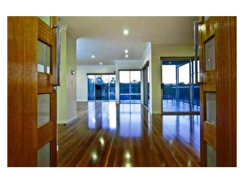 49 Zane Street, Molendinar QLD 4214