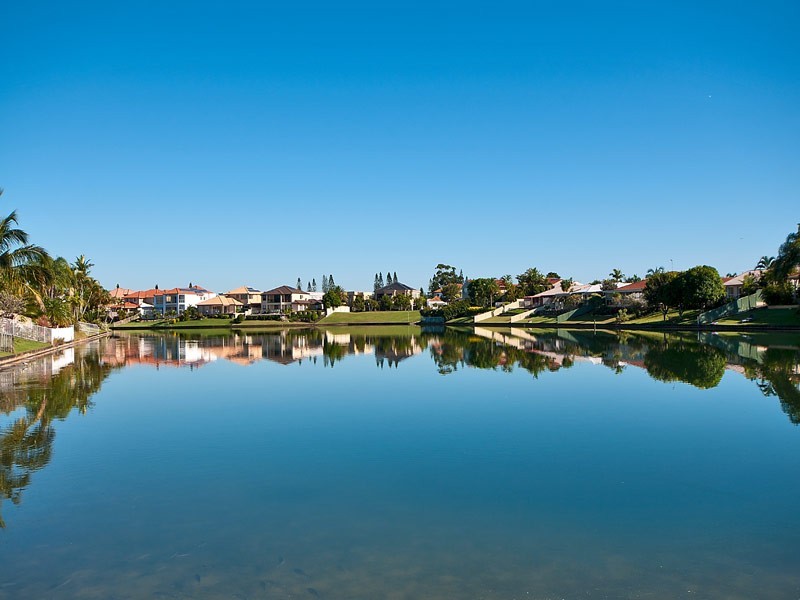 11 Tannah Court, Broadbeach Waters QLD 4218