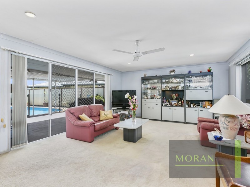 11 Tannah Court, Broadbeach Waters QLD 4218