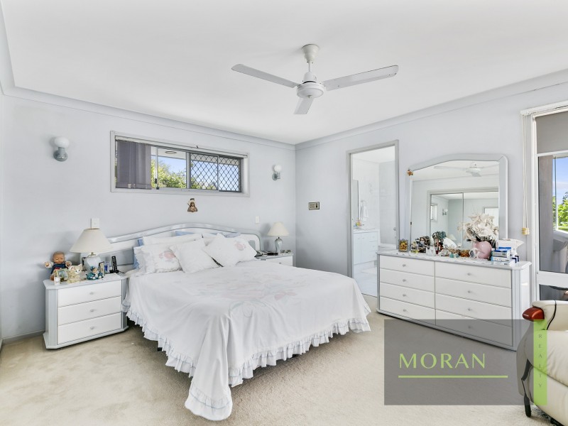 11 Tannah Court, Broadbeach Waters QLD 4218