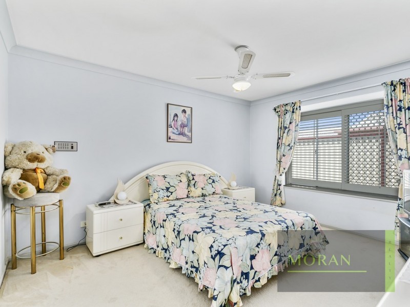 11 Tannah Court, Broadbeach Waters QLD 4218