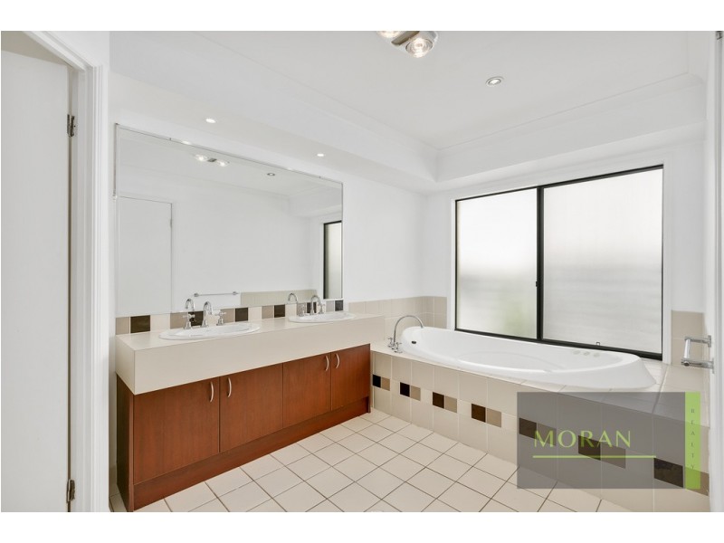 58 Dellwood Circuit, Molendinar QLD 4214