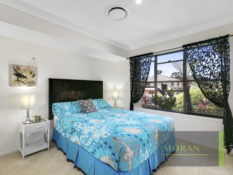 206 Crestwood Drive, Molendinar QLD 4214