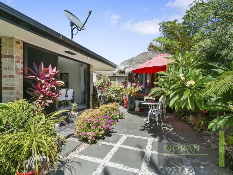 206 Crestwood Drive, Molendinar QLD 4214