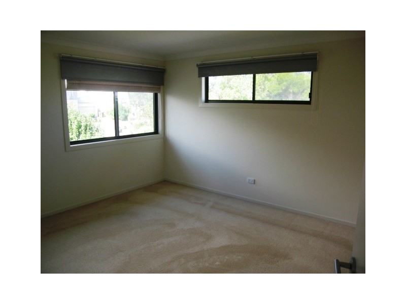 28 Highcrest Circuit, Molendinar QLD 4214