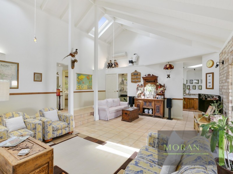 9 Parish Court, Molendinar QLD 4214